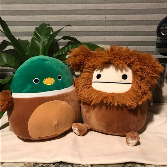 Avery and Benny 8” squishmallows - Picture 1 of 4